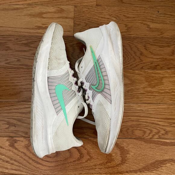 Nike Downshifter 11 White Signal Green Womens 9 Glow Running Shoes Sneakers - Picture 4 of 9